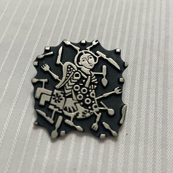 Alice Seely Pewter Pin Flight to Freedom Menopause ‘Menu-Pause’ Signed 2000 - Picture 1 of 5